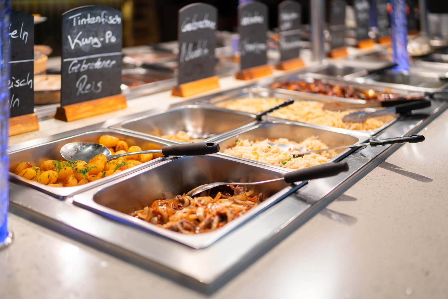 Beilagen-Buffet mit verschiedenen Optionen